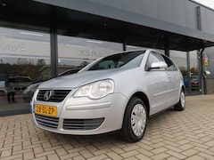 Volkswagen Polo - 1.4-16V Optive Automaat Cruise Airco Trekhaak 2006