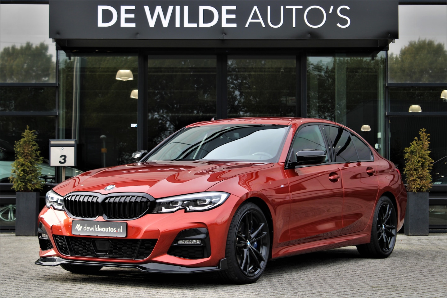 BMW 3-serie - 330i M-sport 258pk Camera ACC 19-inch Apple CarPlay Stoelverwarming - AutoWereld.nl