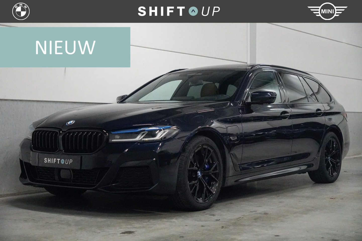 BMW 5-serie Touring - 530e xDrive M-Sport | Panoramadak | Harman Kardon | Head Up - AutoWereld.nl