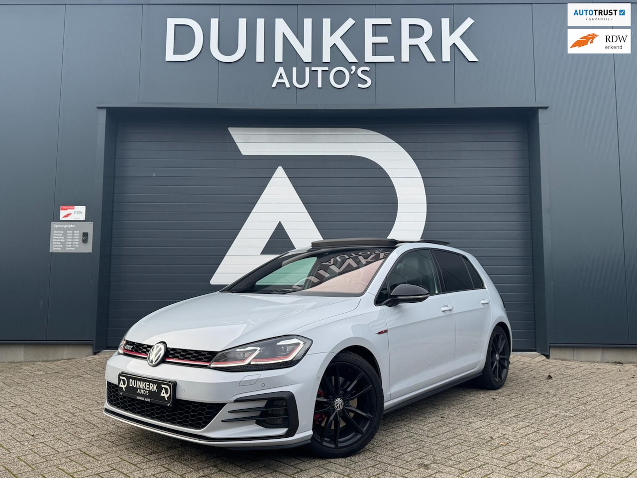 Volkswagen Golf - 2.0 TSI GTI Performance | Automaat | Airco | Adaptive cruise | Lane assist | Pano | Leer | - AutoWereld.nl