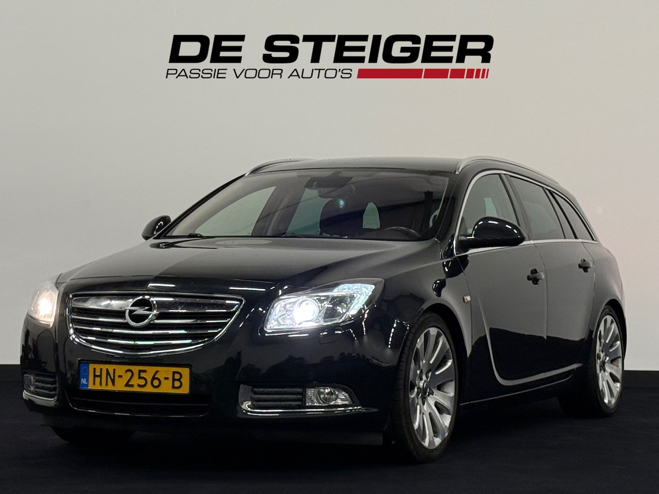 Opel Insignia Sports Tourer - 1.6 T Cosmo Trekhaak Airco Parkeersensoren 6 bak - AutoWereld.nl