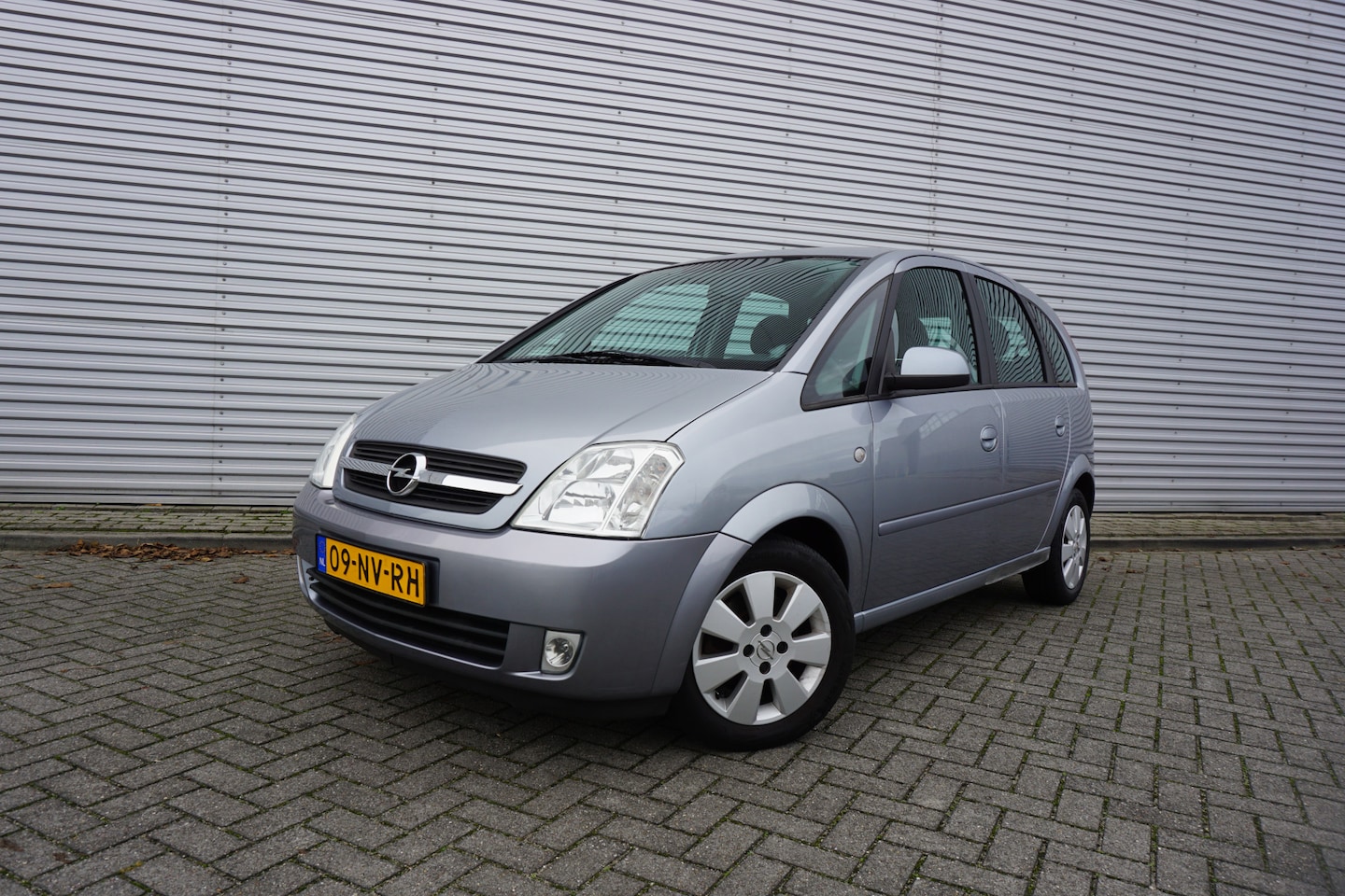 Opel Meriva - 1.6-16V Cosmo AUTOMAAT - Airco / Elektr. ramen / Trekhaak / Lm velgen / NAP - AutoWereld.nl