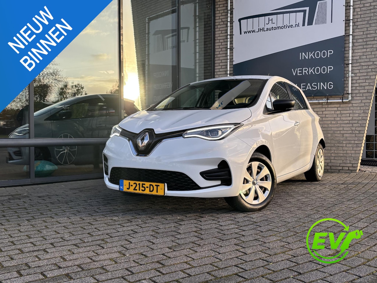 Renault Zoe - R110 Life 52 kWh*KOOPACCU*3FASE*ECC*CAMERA*NAVI* - AutoWereld.nl