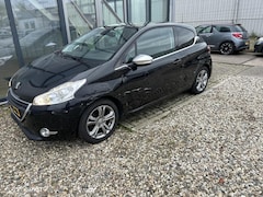Peugeot 208 - 1.2 VTi Active LICHTE SCHADE