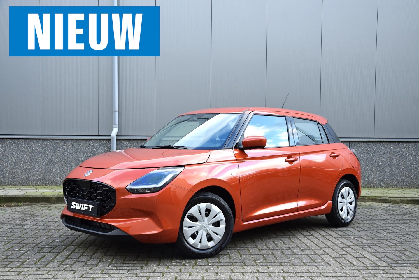 Suzuki Swift - 1.2 Comfort Smart Hybrid | “Small Car of the Year'' | tot 12 jaar garantie of 200.000 KM!! - AutoWereld.nl
