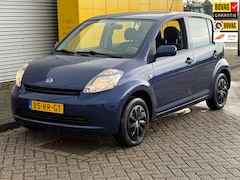 Daihatsu Sirion 2 - 1.3-16V Comfort Bj 2005 5-Deurs Nieuwe APK