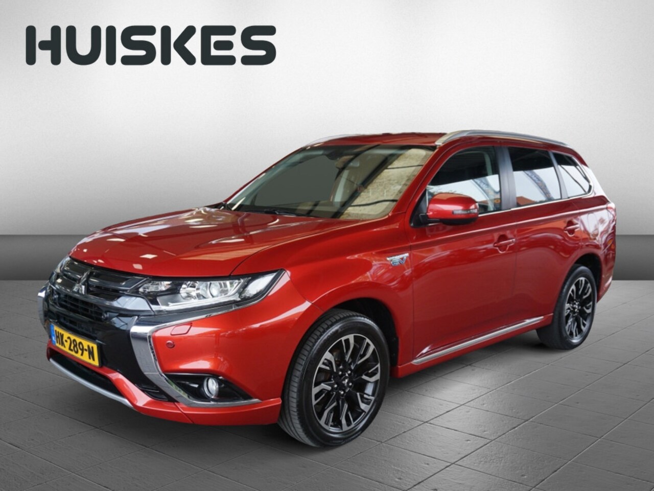 Mitsubishi Outlander - 2.0 PHEV Executive Edition | Trekhaak | Navi | Stoelverwarming - AutoWereld.nl
