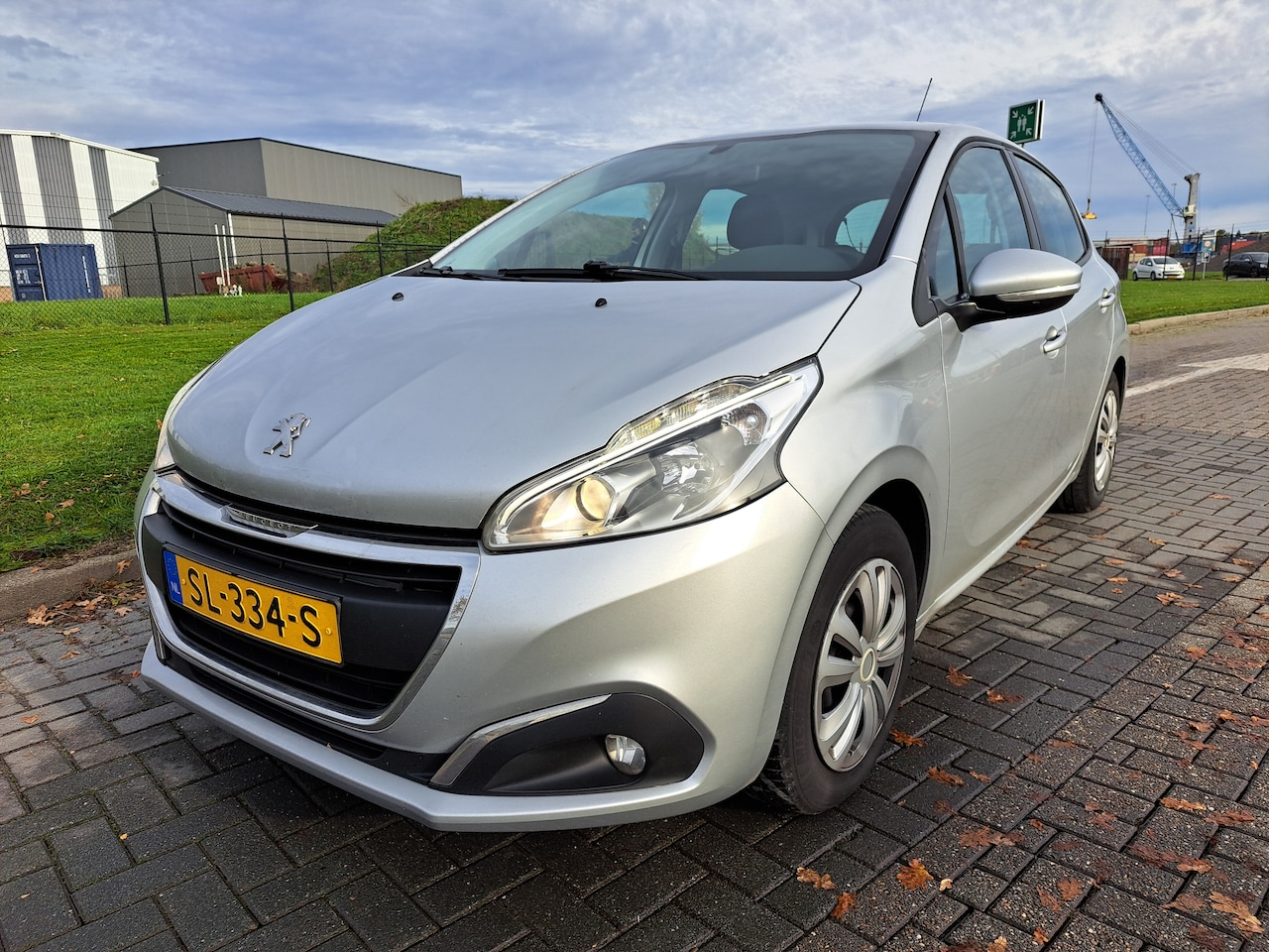 Peugeot 208 - 1.2 PureTech Blue Lion Peugeot 208 1.2 PureTech Blue Lion (Climate, Cruise control, PDC, 1 op 23! - AutoWereld.nl
