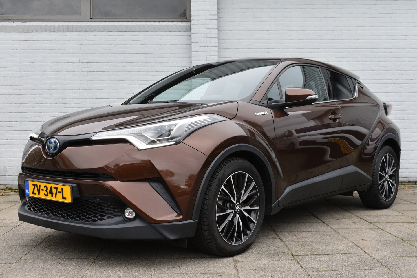 Toyota C-HR - 1.8 Hybrid Executive Ultimate Automaat 122pk | Dodehoekdetectie | PDC vóór- & achter | LED - AutoWereld.nl