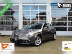 Alfa Romeo Giulietta - 1.4 T Distinctive 1.4-16V *MULTI-AIR* Turbo 170PK 6-Bak *Distinctive* *GROOT KLEUREN ENTER