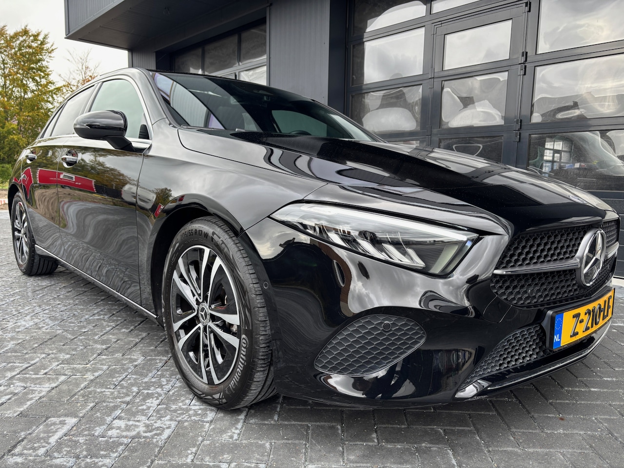 Mercedes-Benz A-klasse - 180 Star Edition AMG Line Pano Camera - AutoWereld.nl