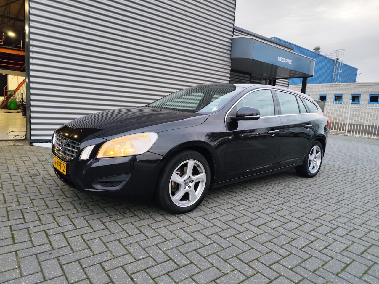 Volvo V60 - 1.6 T4 Momentum|automaat| - AutoWereld.nl