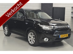 Mitsubishi Outlander - 2.0 PHEV Instyle // LEDER // SCHUIFDAK // TREKHAAK // CAMERA // CLIMA //