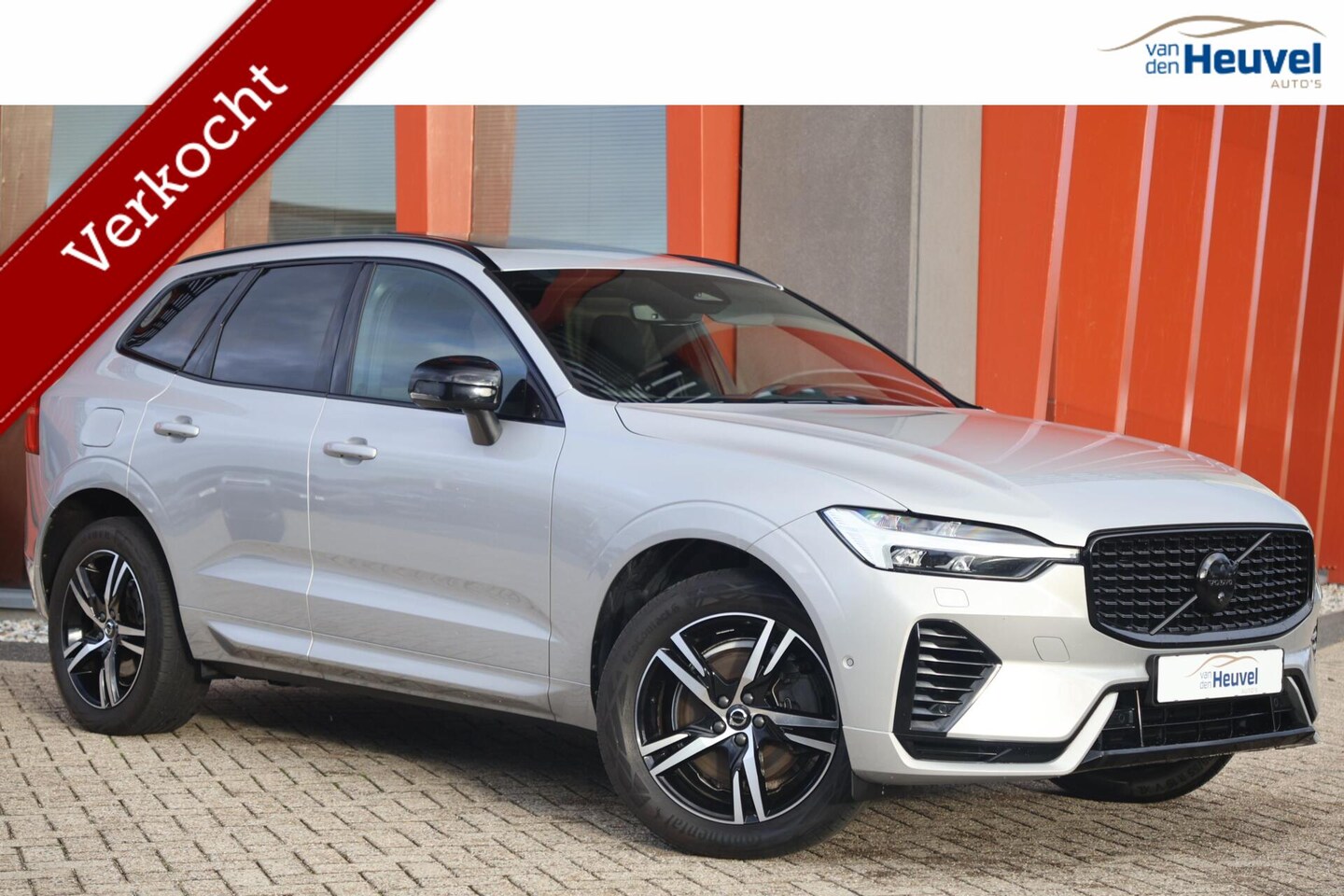 Volvo XC60 - T6 Recharge AWD R-Design | Long Range| Panoramadak | Stoelverwarming | 360° Camera | Trekh - AutoWereld.nl