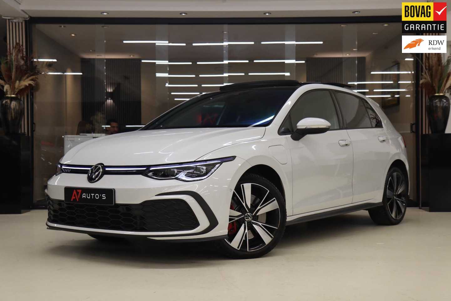 Volkswagen Golf - 1.4 eHybrid GTE / PANO/HUD/IQLIGHT/CAM/CARPLAY/VOL - AutoWereld.nl