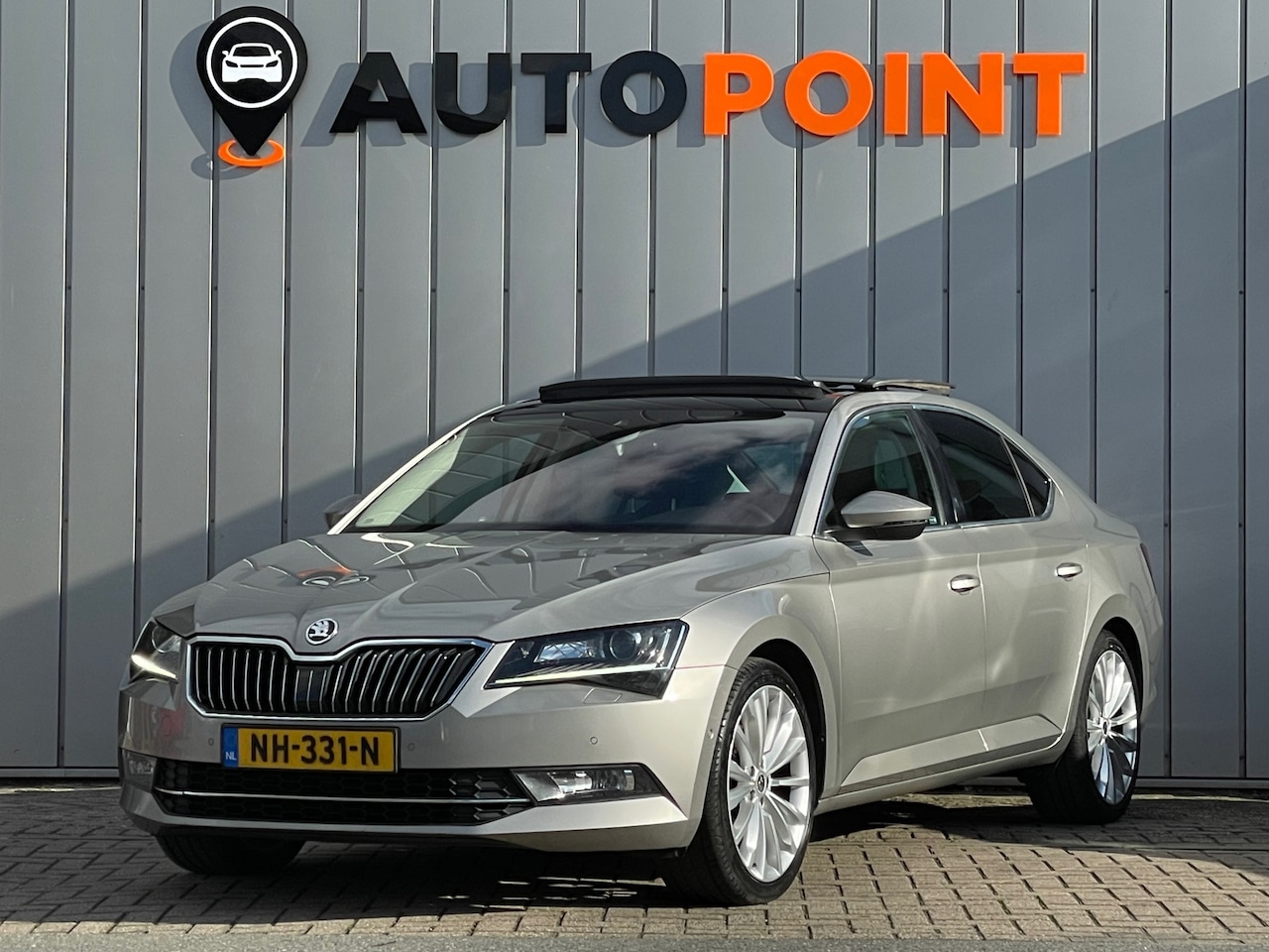 Skoda Superb - 1.6 TDI DSG Business edition EX BTW EX BPM|1E EIG ORG NL|PANO|CAMERA|19''|STOELVRM+VERKOEL - AutoWereld.nl