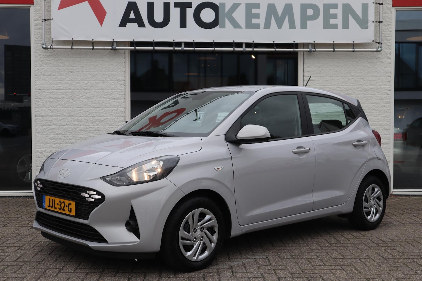 Hyundai i10 - 1.0 PREMIUM CAMERA|PARK|NAVIGATIE|CRUISE|NIEUWSTAAT - AutoWereld.nl