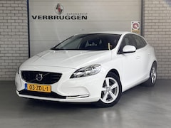 Volvo V40 - 1.6 T3 Momentum | 16" LMV | Keyless | Camera | Navi | All-in rijklaarprijs