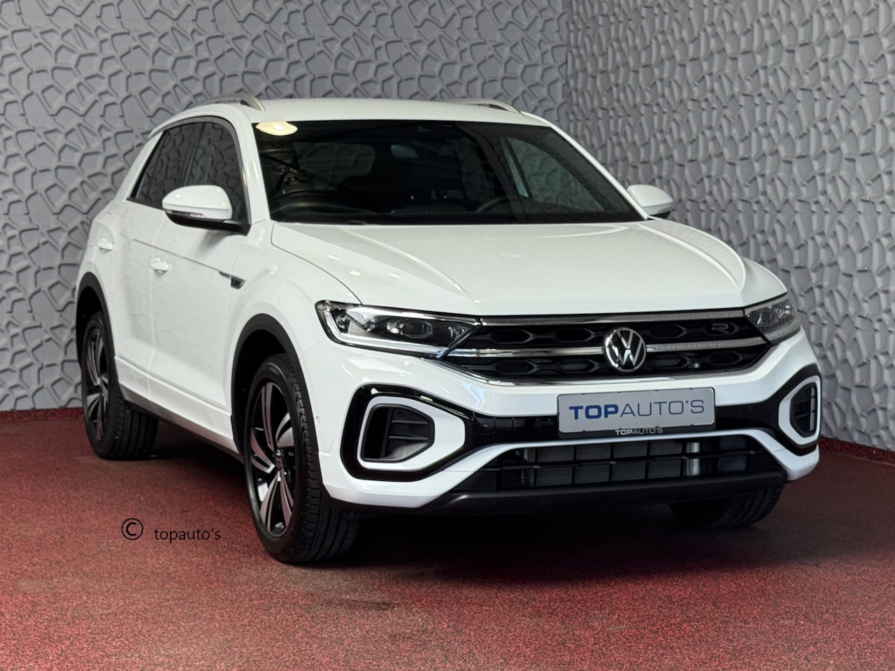 Volkswagen T-Roc - 1.5 TSI 150PK R-LINE EVO IQ LIGHT ALCANTARA ELEK.KLEP CARPLAY STOEL/STUUR VERW. 18"LMV VIR - AutoWereld.nl