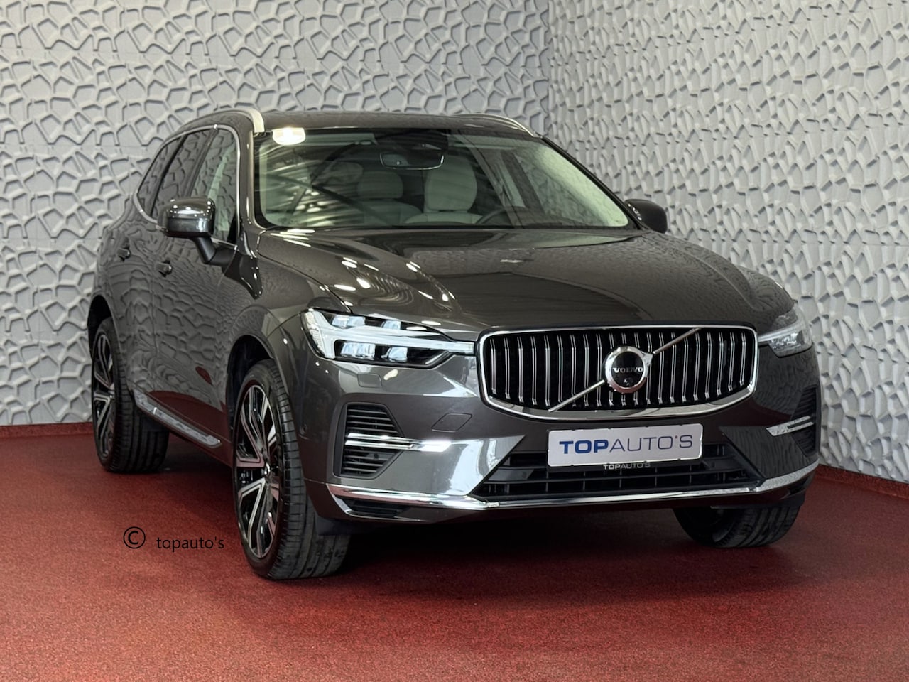 Volvo XC60 - 2.0 T6 350PK CREME.LEER PHEV AWD ULTRA BRIGHT LONG RANGE PANO HARMAN/KARDON HEADUP ELEK.KL - AutoWereld.nl
