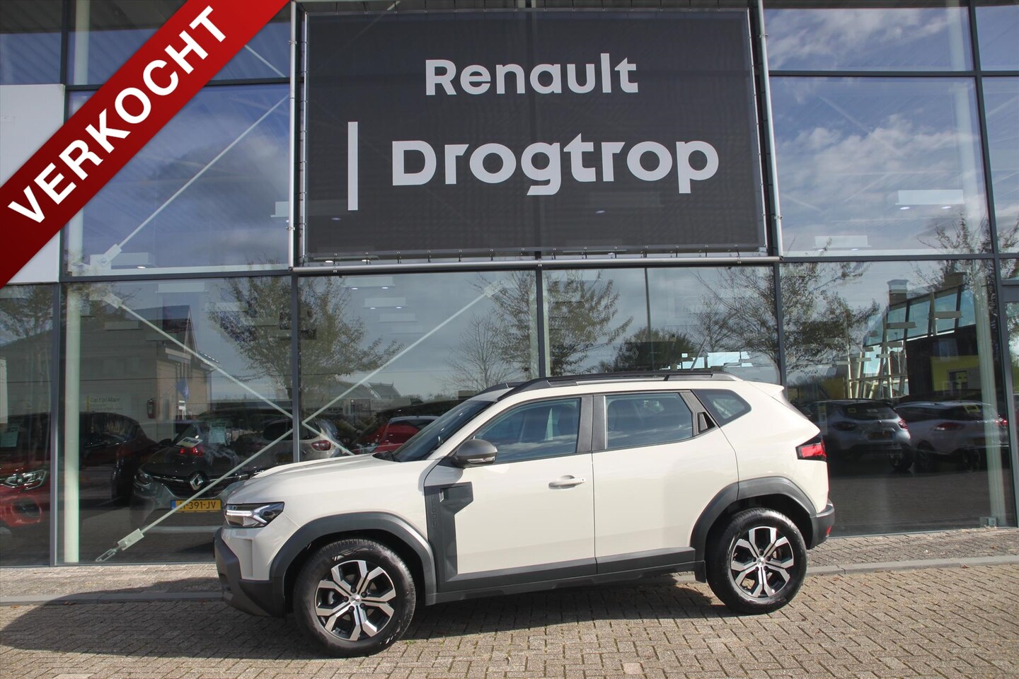 Dacia Duster - 130PK-EXPRESSION-11DKM-NAVI-CRUISE-CAMERA-NIEUW !- - AutoWereld.nl