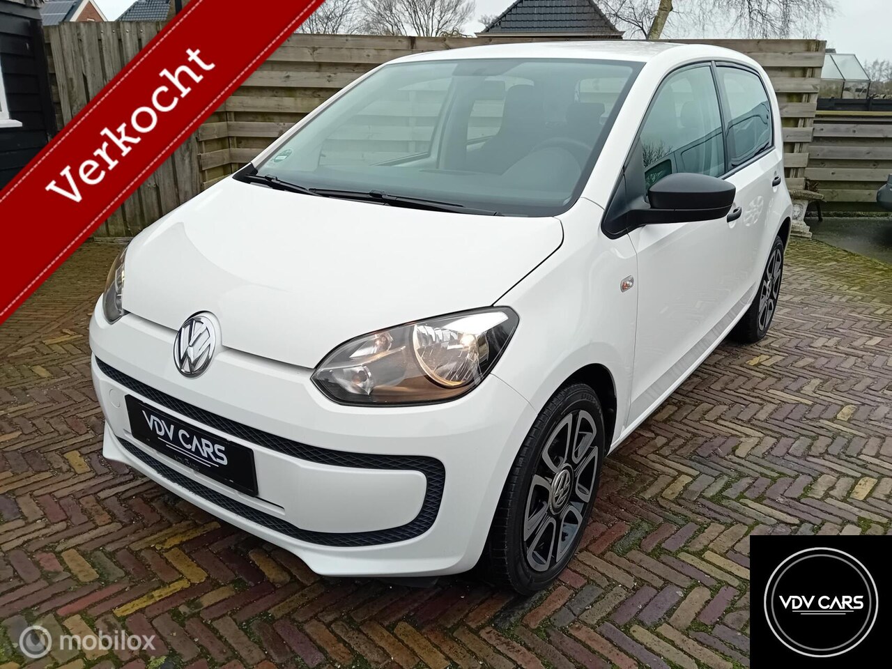 Volkswagen Up! - 1.0 5-Drs | Airco | Elek.pakket | LMV - AutoWereld.nl