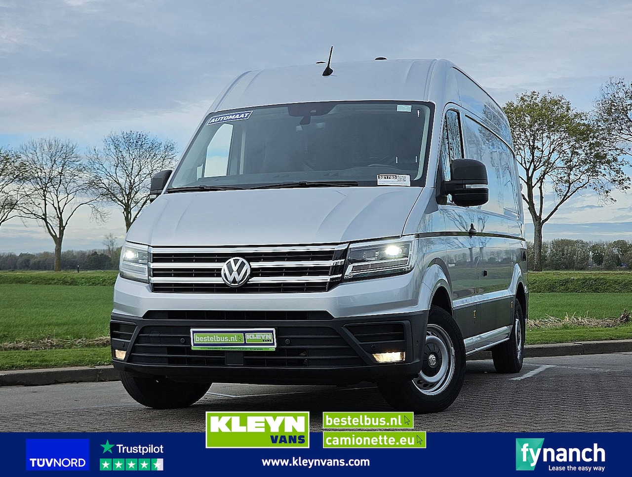 Volkswagen Crafter - 35 2.0 L3H3 LED Navi! - AutoWereld.nl