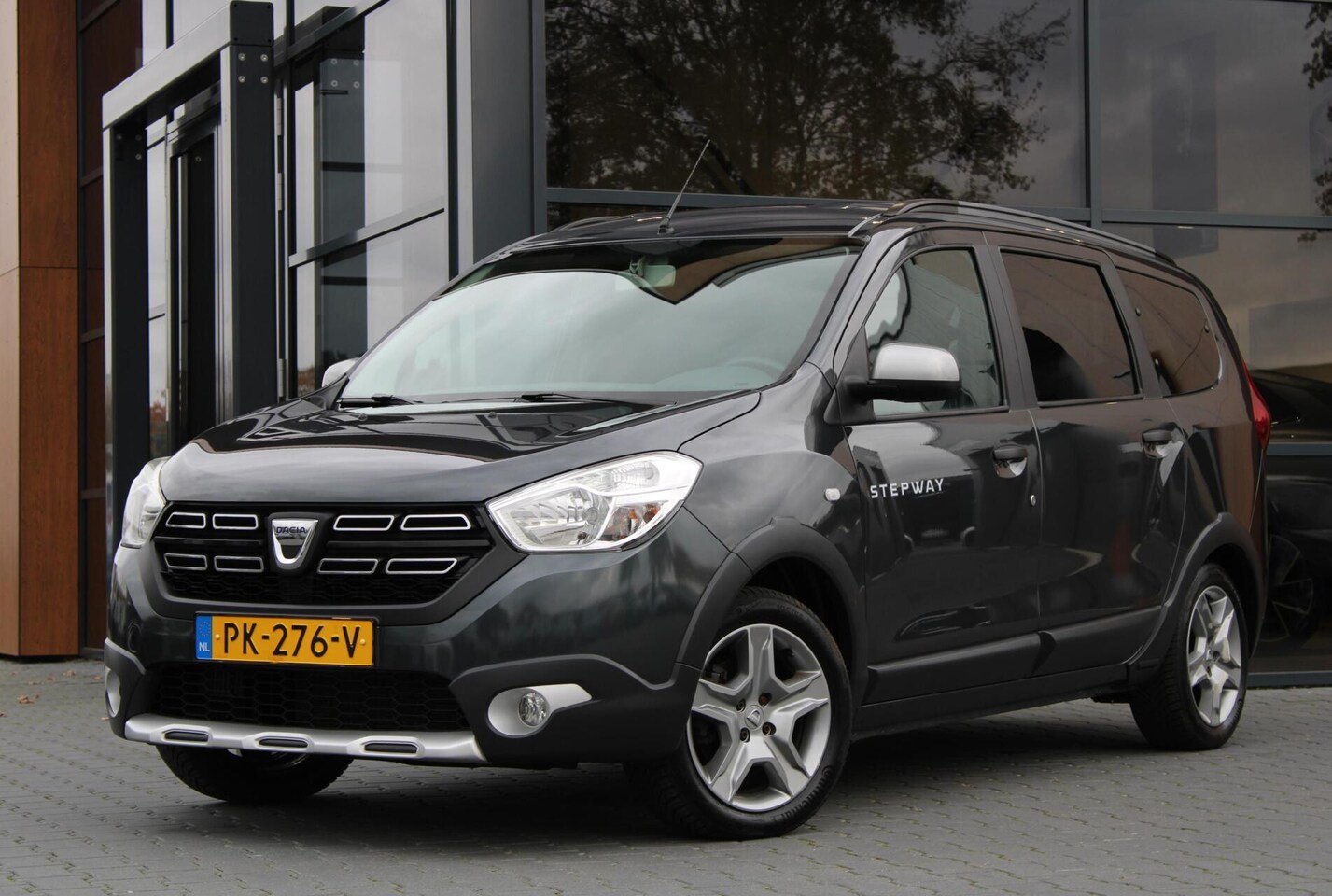 Dacia Lodgy - 1.2TCe Stepway 7p. | Camera | Trekhaak - AutoWereld.nl