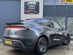 Tesla Model Y - Long Range RWD