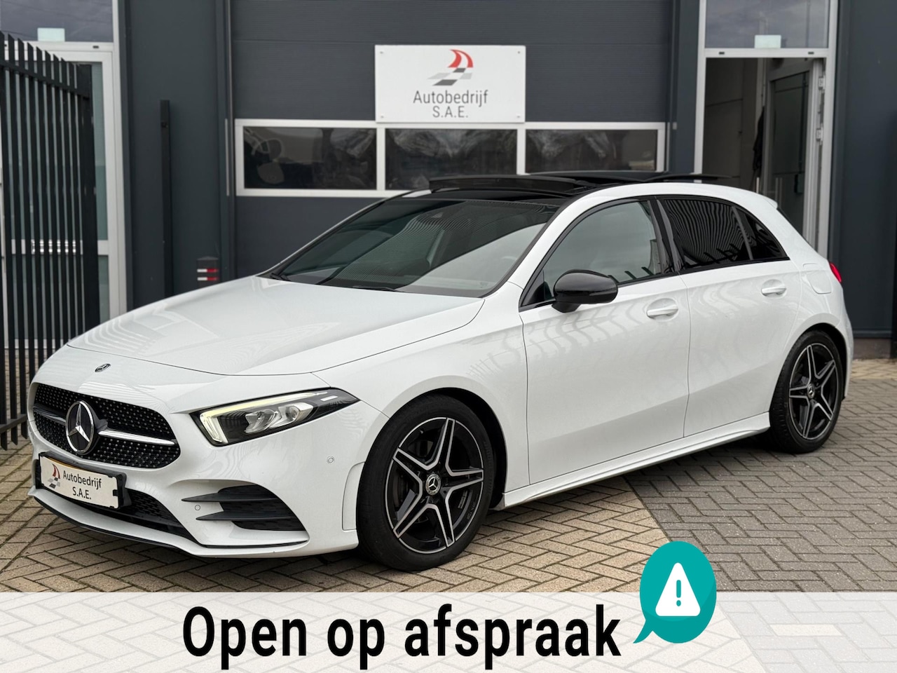 Mercedes-Benz A-klasse - 180 AMG PANO CARPLAY SFEER NIGHT CAMERA - AutoWereld.nl