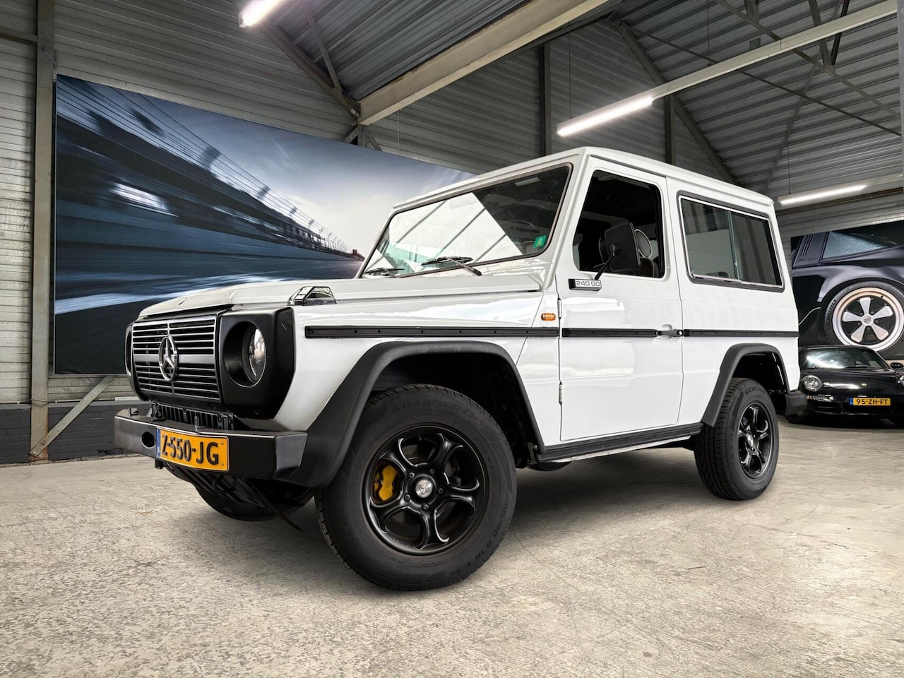 Mercedes-Benz G-klasse - 240 GD 4x4 | MRB Vrij | Leder | Uniek - AutoWereld.nl