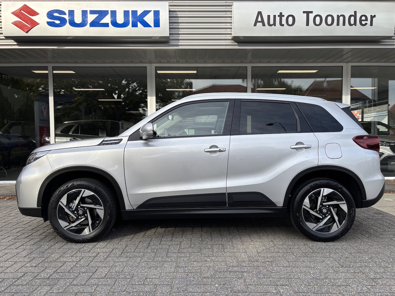 Suzuki Vitara - Style 1.4 Boosterjet Smart Hybrid/ Panoramadak - AutoWereld.nl