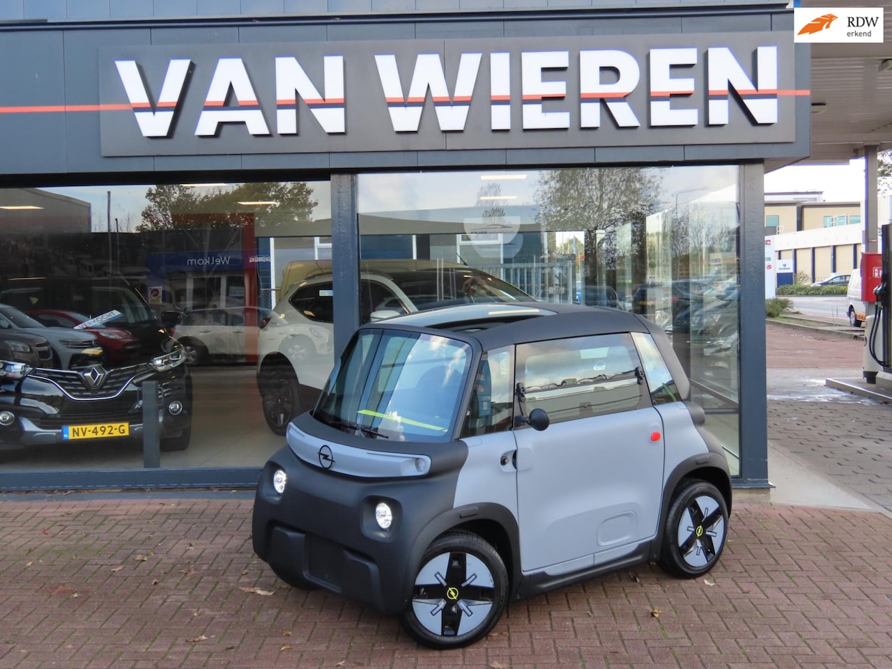 Opel Rocks-e - Brommobiel Base Panoramadak LED Koplampen Slechts 6.690 km - AutoWereld.nl