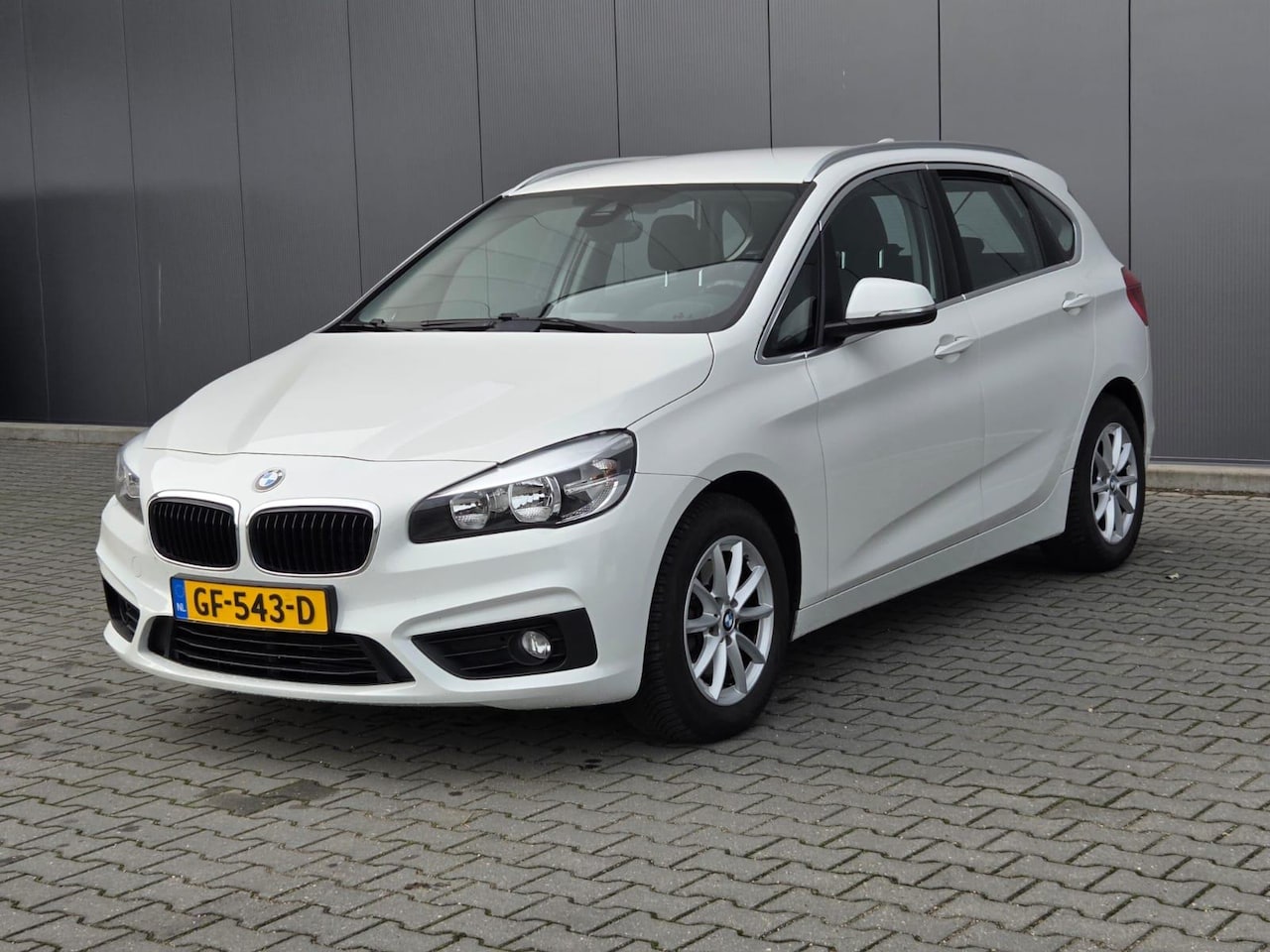 BMW 2-serie Active Tourer - 218i Essential 6-Bak - AutoWereld.nl