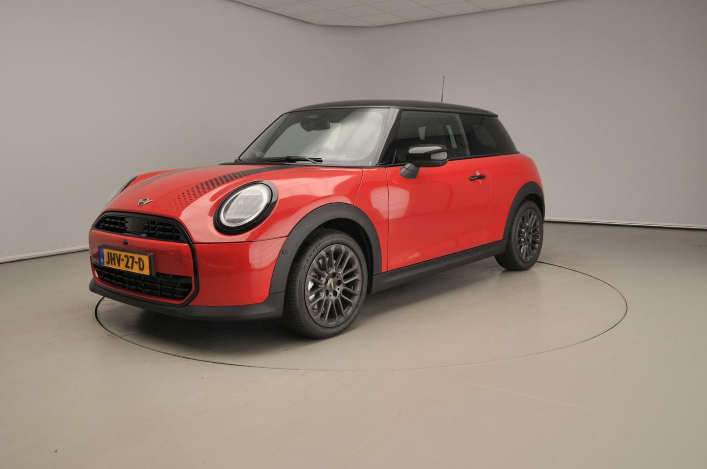 MINI Cooper - 3-deurs C Sportstoelen / Panoramadak / Getint glas / Head-up / Harman Kardon / Alu wielen - AutoWereld.nl