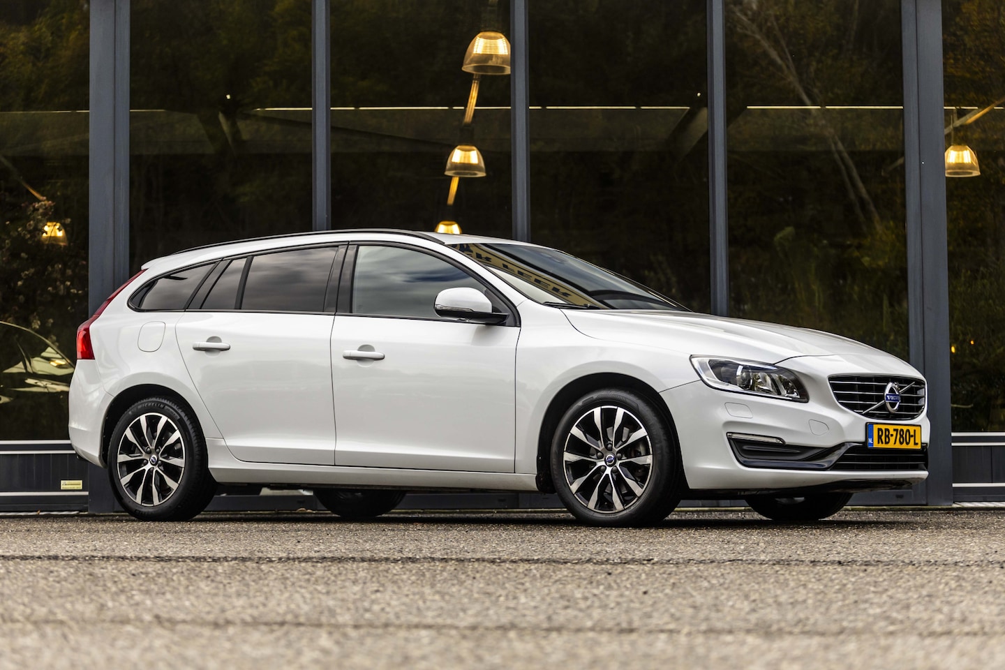 Volvo V60 - 2.0 T4 Polar+ Dynamic - AutoWereld.nl