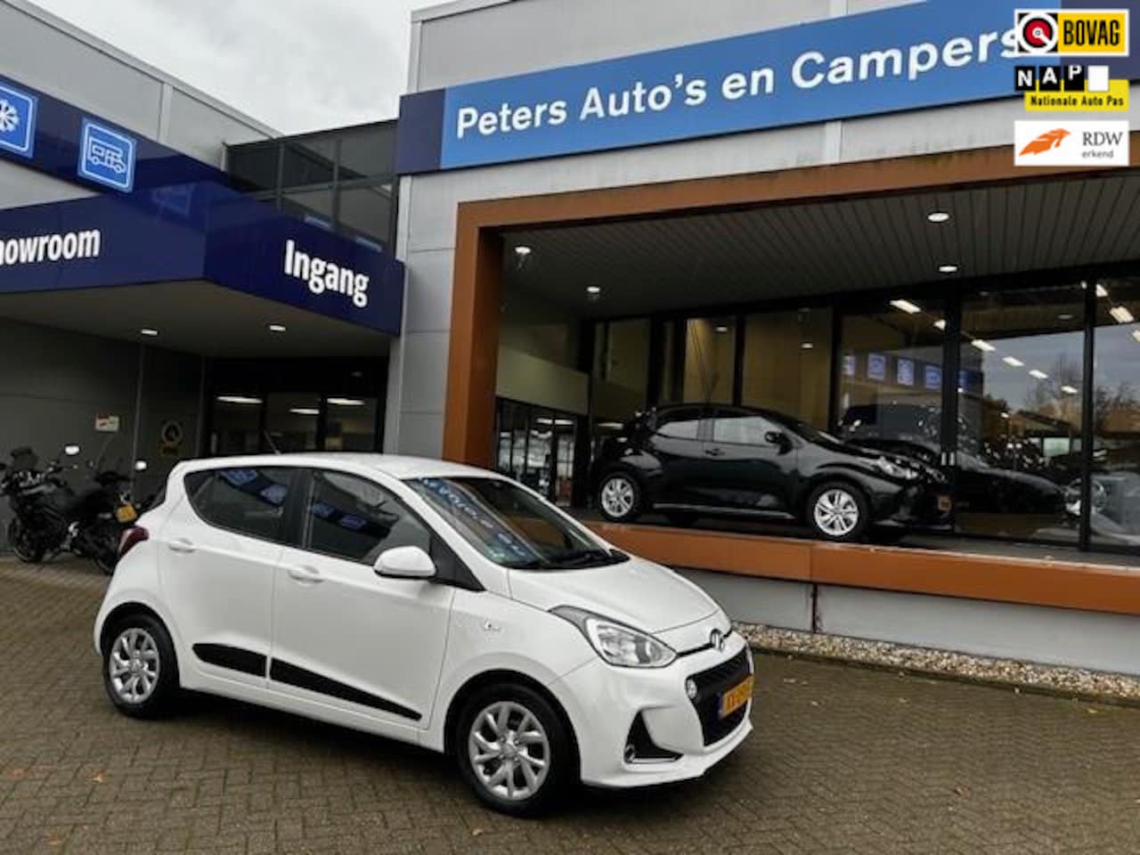 Hyundai i10 - 1.0i Comfort / ISOFIX / BLUETOOTH / PARKEERSENSOREN ACHTER! - AutoWereld.nl
