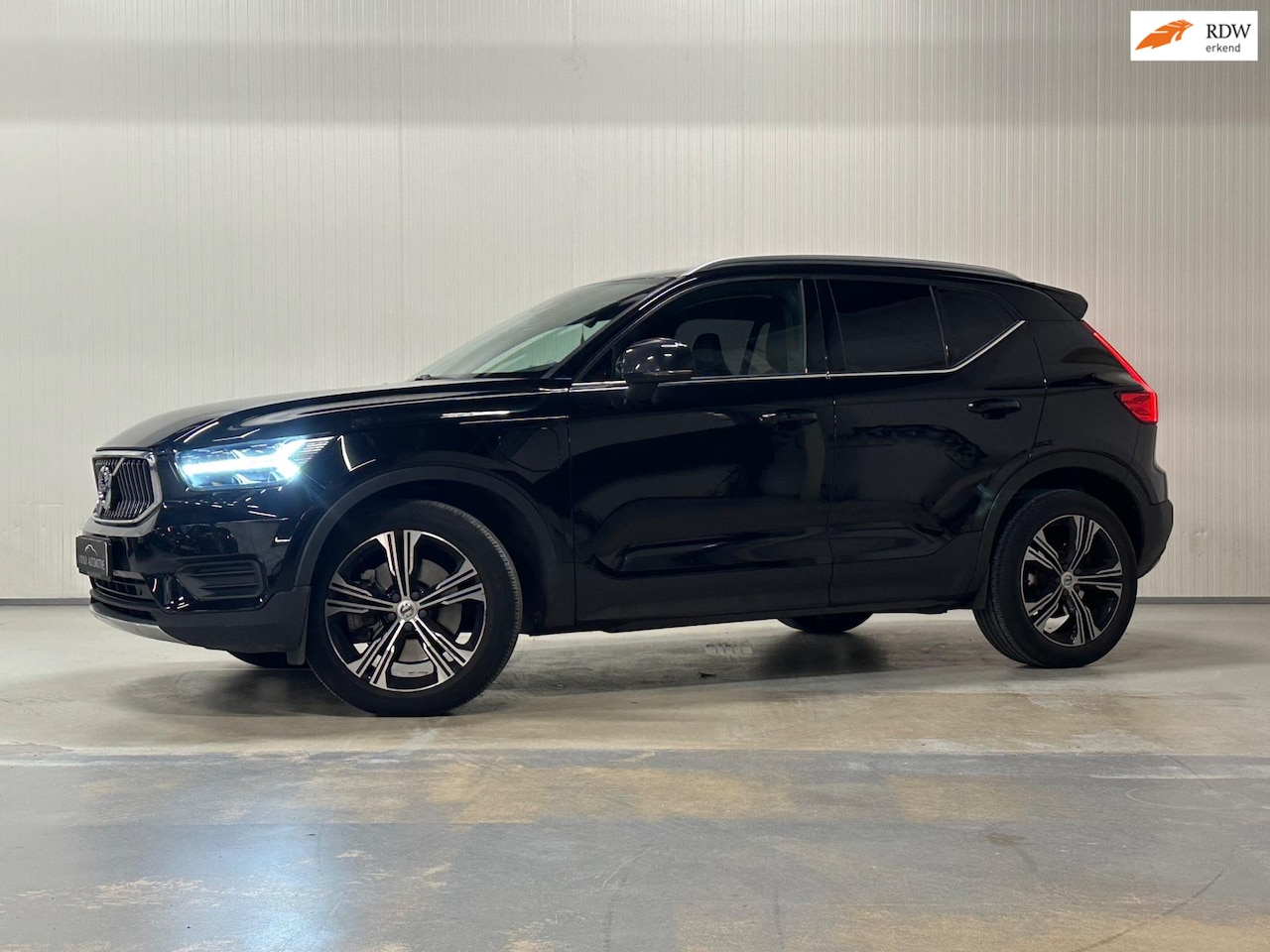 Volvo XC40 - 1.5 T5 Recharge Inscription | LED | ACC | CAMERA | R-DESIGN | PLUG IN HYBRIDE - AutoWereld.nl