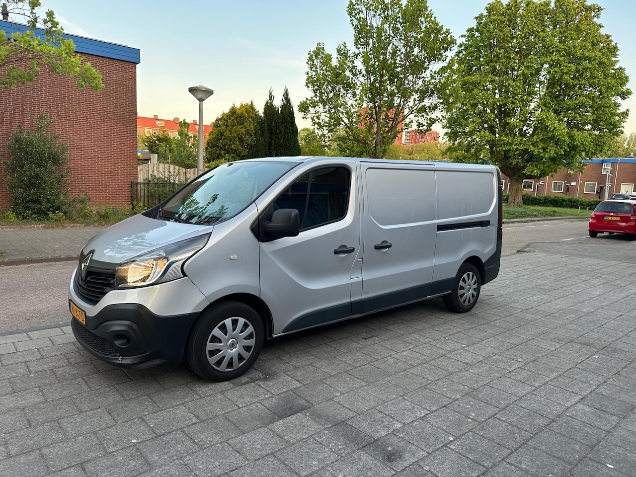 Renault Trafic - 1.6 dCi T29 L2H1 Comfort NW APK 1-eigenaar - AutoWereld.nl
