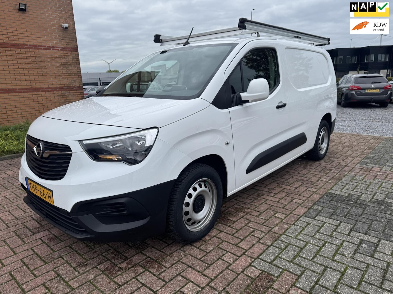 Opel Combo - 1.5D L2H1 Edition 1.5D L2H1 Edition, Maxi, Imperiaal, Trekhaak, Navi, Euro 6, Camera, Appel Carplay, Inbouw, - AutoWereld.nl