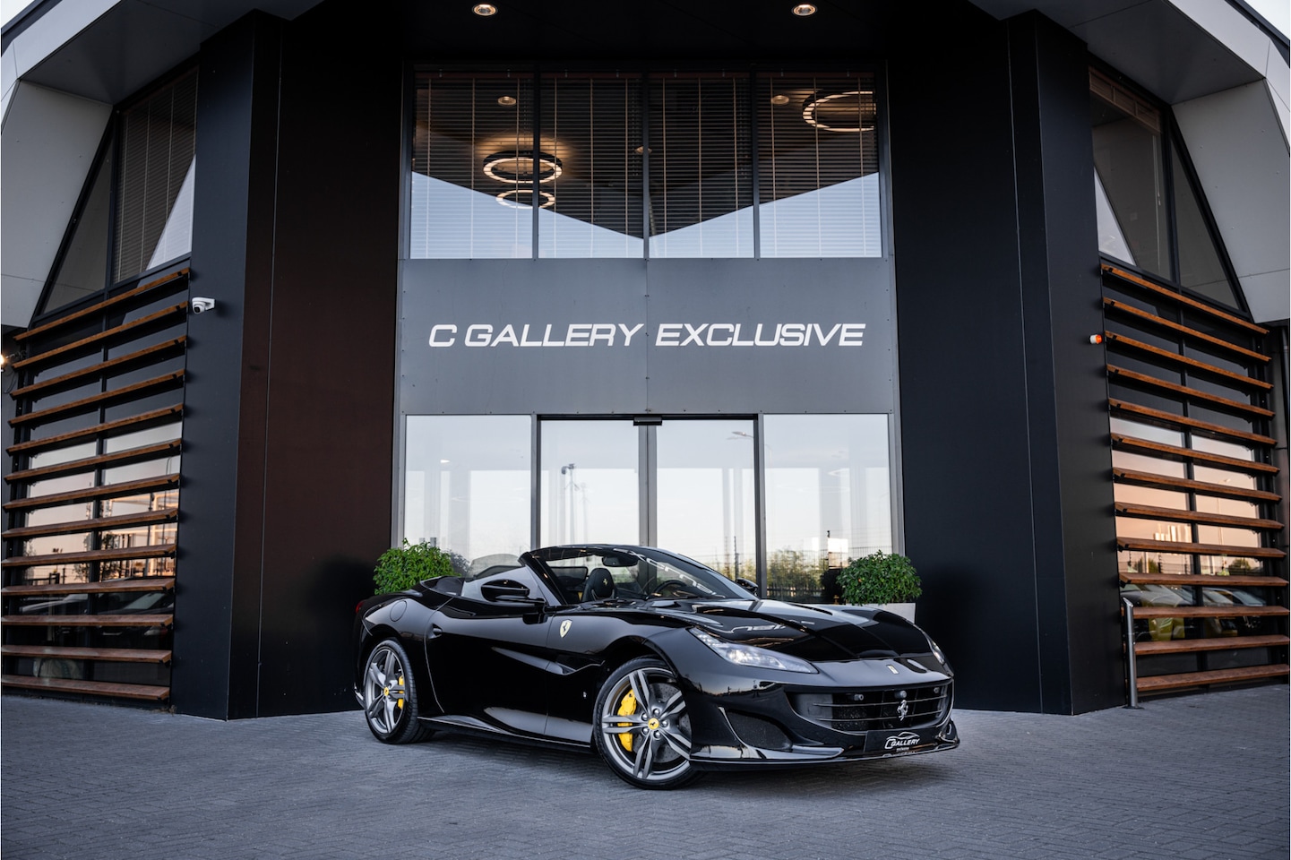 Ferrari Portofino - 3.9 V8 HELE - Nero Daytona | Passenger Display | Carbon | JBL | Memory - AutoWereld.nl