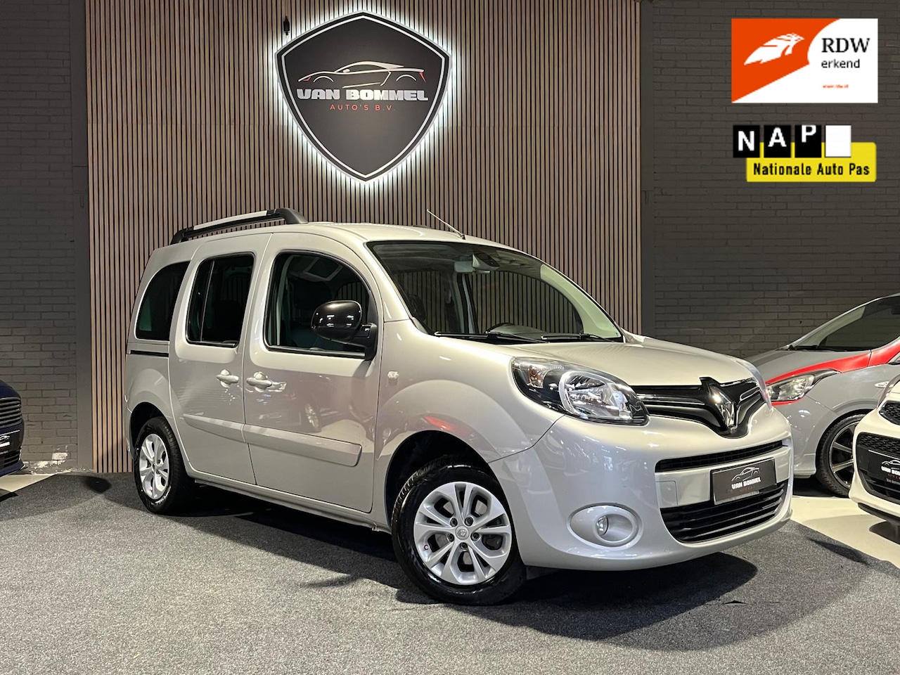 Renault Kangoo Family - 1.2 TCe ClimaC.CruiseC.Navi.Camara.Pdc.LMV!!! - AutoWereld.nl