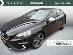 Volvo V40 - 1.6 T3 R-Design | Trekhaak | Navigatie | Climate control | Bluetooth | Cruise control | Pa
