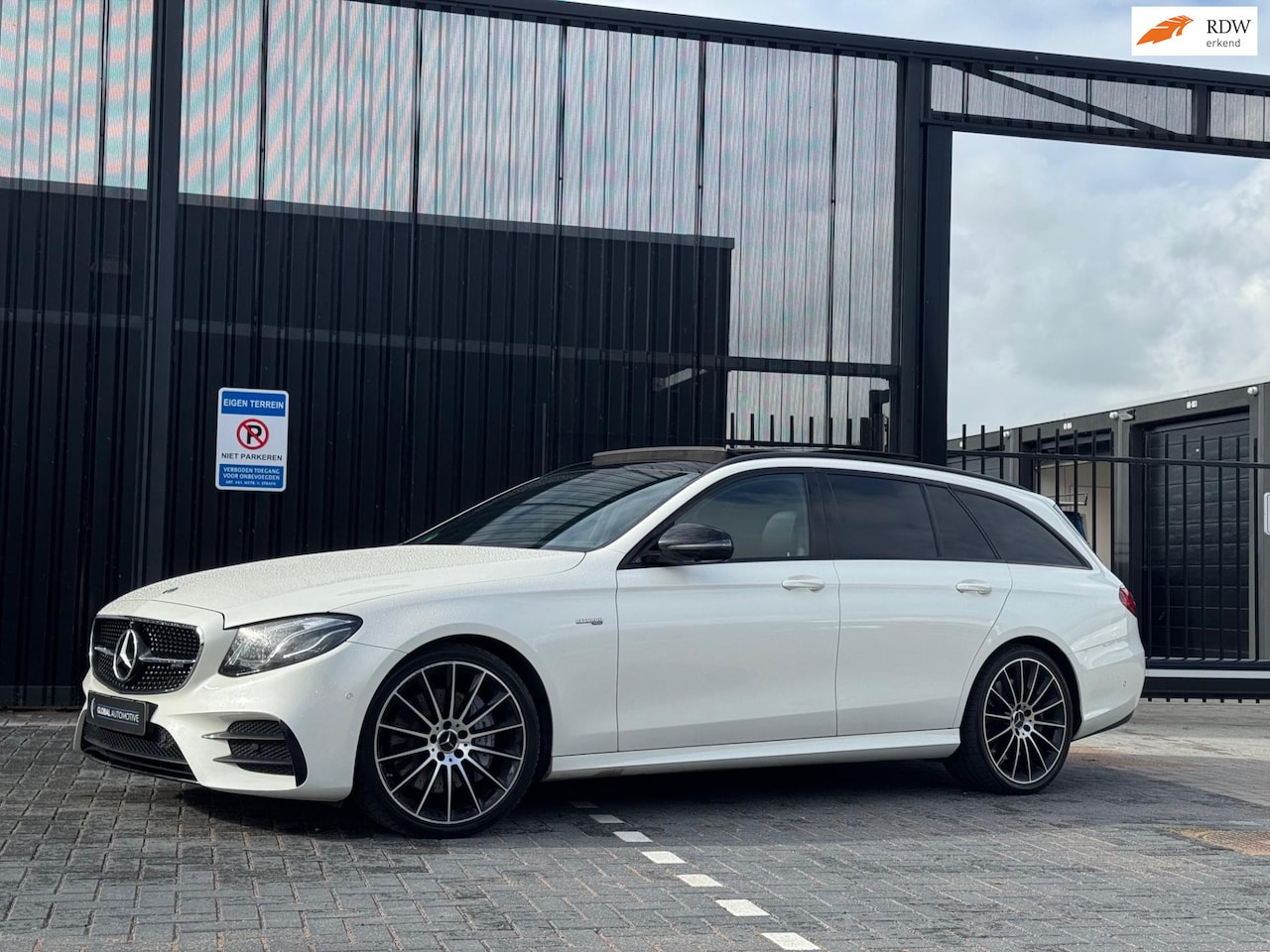 Mercedes-Benz E-klasse Estate - AMG 43 4MATIC Premium Plus - PANORAMADAK - BURMESTER AUDIO - 19'' - 360 CAMERA - AutoWereld.nl