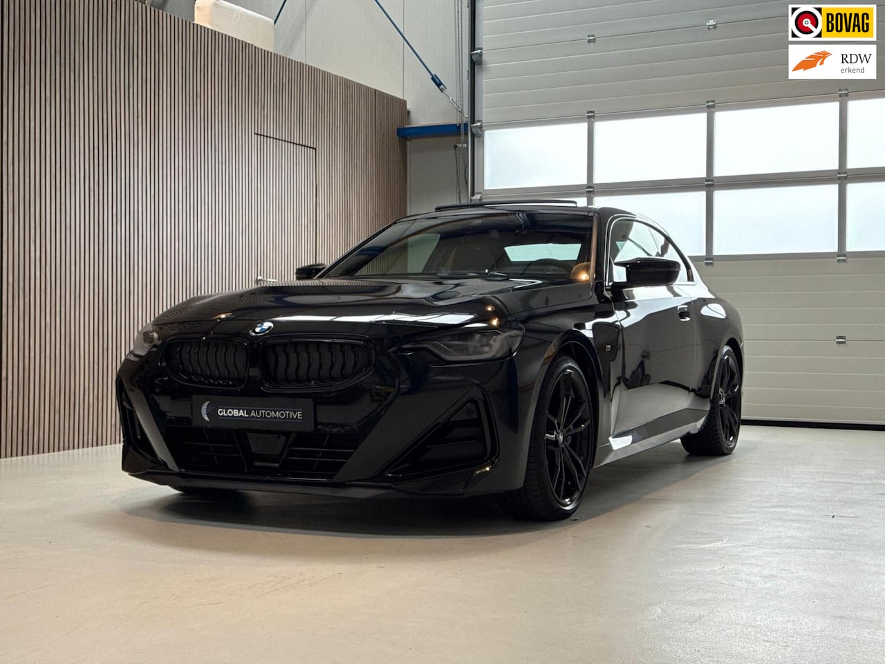 BMW 2-serie Coupé - M240i xDrive Executive - SCHUIFDAK - M STOELEN - LEER - AutoWereld.nl