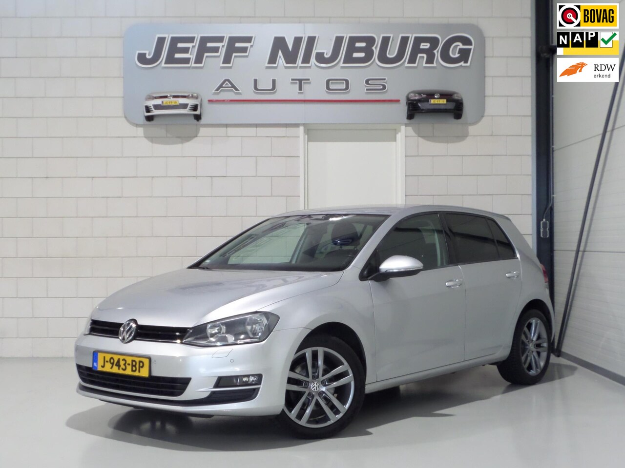 Volkswagen Golf - 1.2 TSI Highline Apple-Carplay Stoelverwarming Parkeersensoren Navigatie Bluetooth Cruise- - AutoWereld.nl