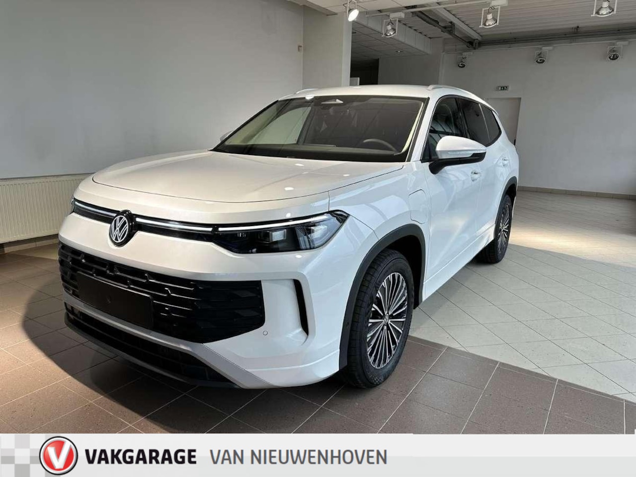 Volkswagen Tayron - 1.5 eHybrid Life Edition *10 jaar garantie - AutoWereld.nl