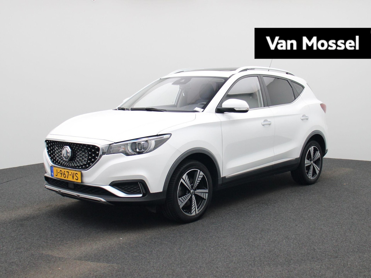 MG ZS - Luxury 45 kWh | WLTP 263 KM | Panorama/Schuif-Kanteldak | LMV | Cam | ACC | Airco | DAB | - AutoWereld.nl