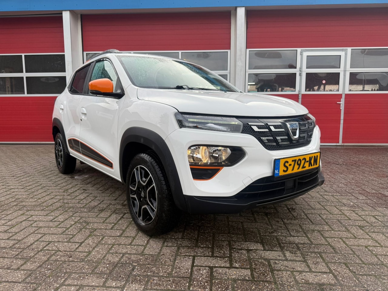 Dacia Spring - Essential 27 kWh - AutoWereld.nl