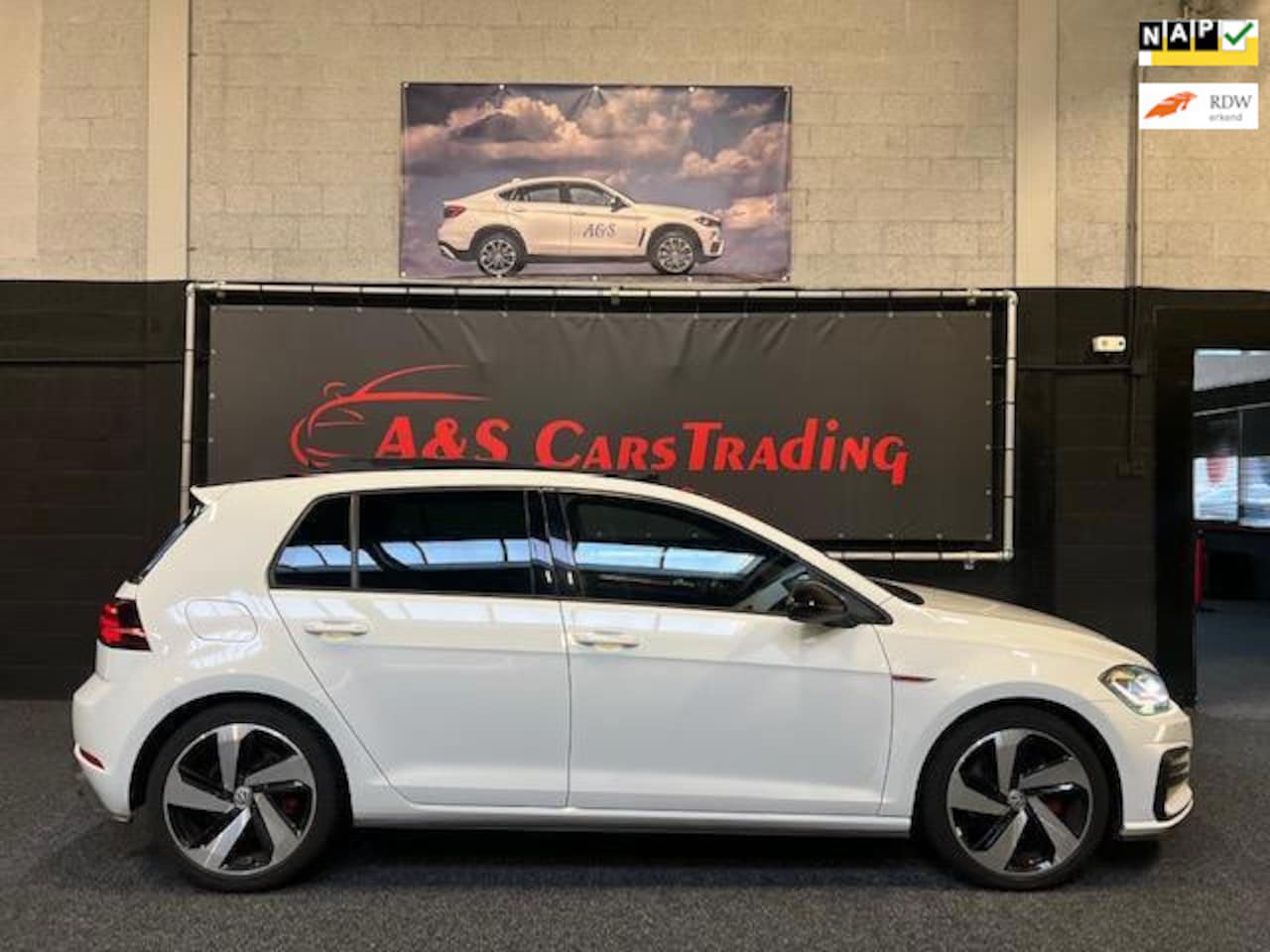 Volkswagen Golf - 2.0 TSI GTI Performance/PANO - AutoWereld.nl